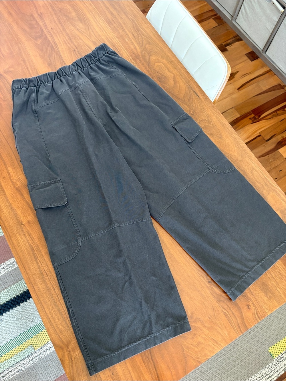 Lululemon Light Utilitech Cargo Pocket High Rise Crop Dark Gray Size 29 - Picture 10 of 11